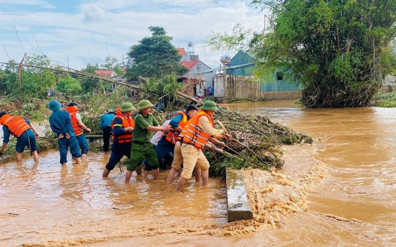 Bão số 10 có thể tiến thẳng vào Biển Đông ngay sau siêu bão Rasaga- Ảnh 1.