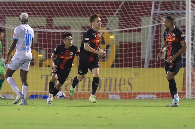 Vòng 4 V-League: Hoàng Đức, Tiến Linh, Viktor Lê đua nhau tỏa sáng- Ảnh 2.