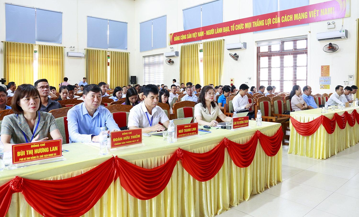 Bộ trưởng Bộ Y tế Đào Hồng Lan cùng đoàn ĐBQH Bắc Ninh tiếp xúc cử tri trước kỳ họp thứ 10, Quốc hội khoá XV- Ảnh 4.