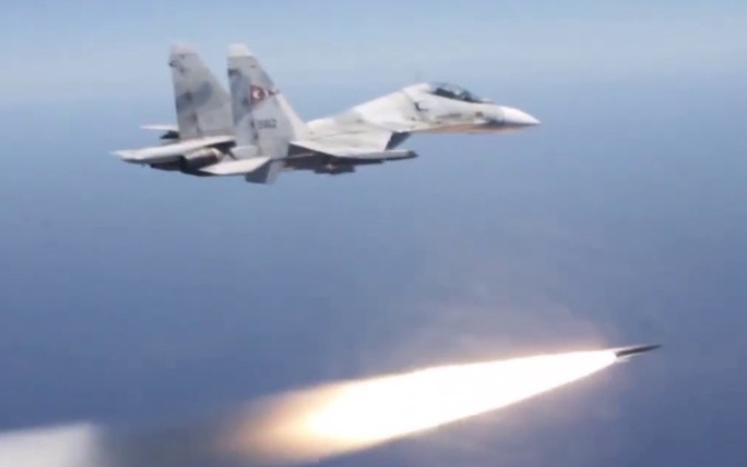 Su-30MK2 Venezuela có thể bắn hạ B-52H Mỹ trên vùng biển Caribe?- Ảnh 2.