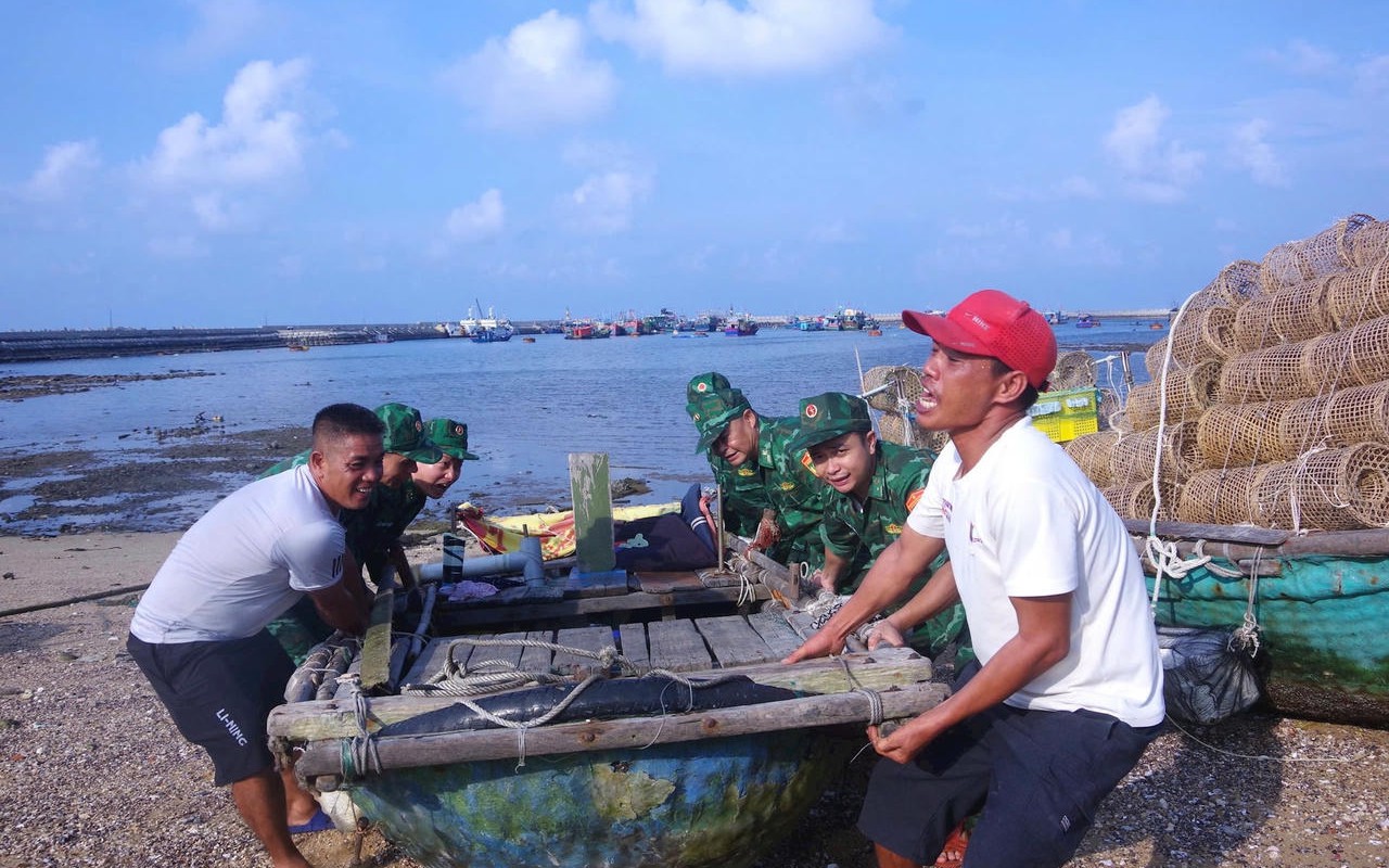 Khẩn trương ứng phó với bão số 10 ngay sau bão số 9