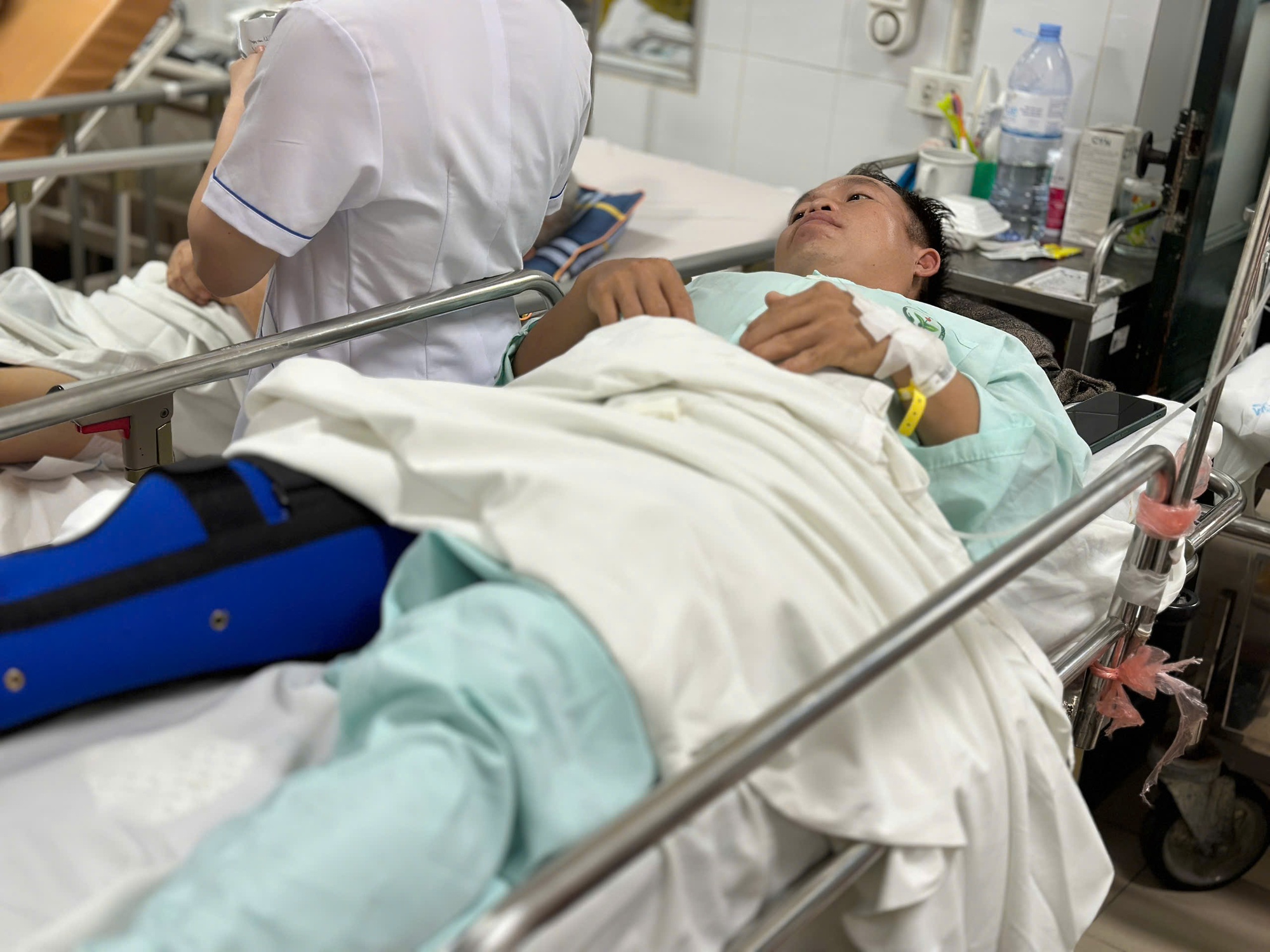 Nằm một chỗ sau tai nạn ở rừng, người đàn ông dân tộc Dao rơi vào cảnh bế tắc, cần sự trợ giúp- Ảnh 1.