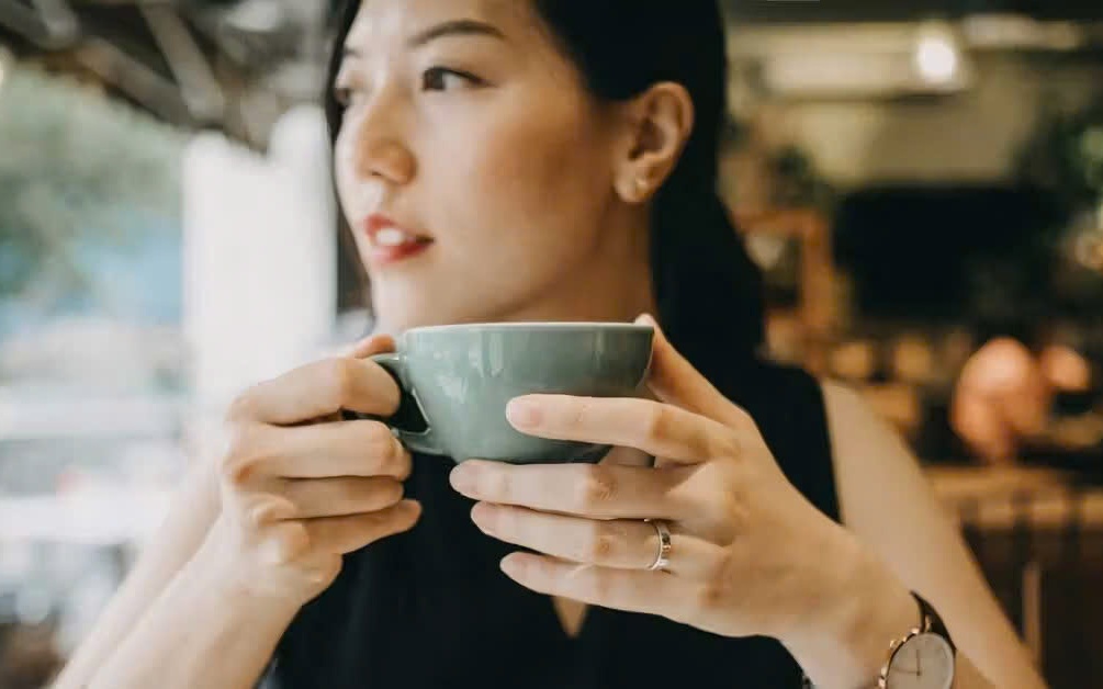 Uống cà phê hàng ngày có giúp chống oxy hóa hay làm da lão hóa nhanh hơn?