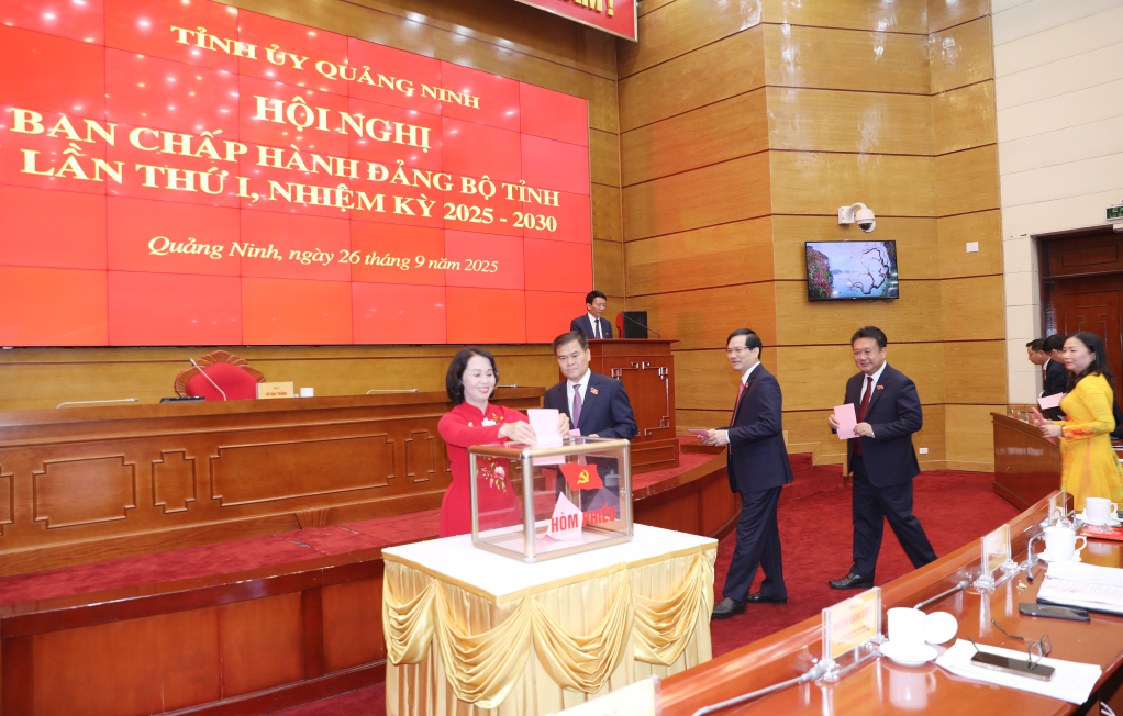 Ông Vũ Đại Thắng tái đắc cử Bí thư Tỉnh ủy Quảng Ninh khóa XVI- Ảnh 1.