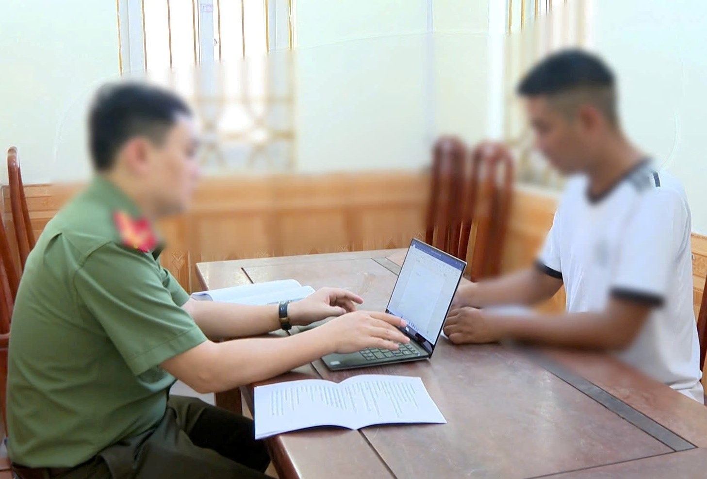Đăng tin sai sự thật vụ 'xây nhầm nhà' ở Hải Phòng, chủ Facebook bị công an triệu tập- Ảnh 1.