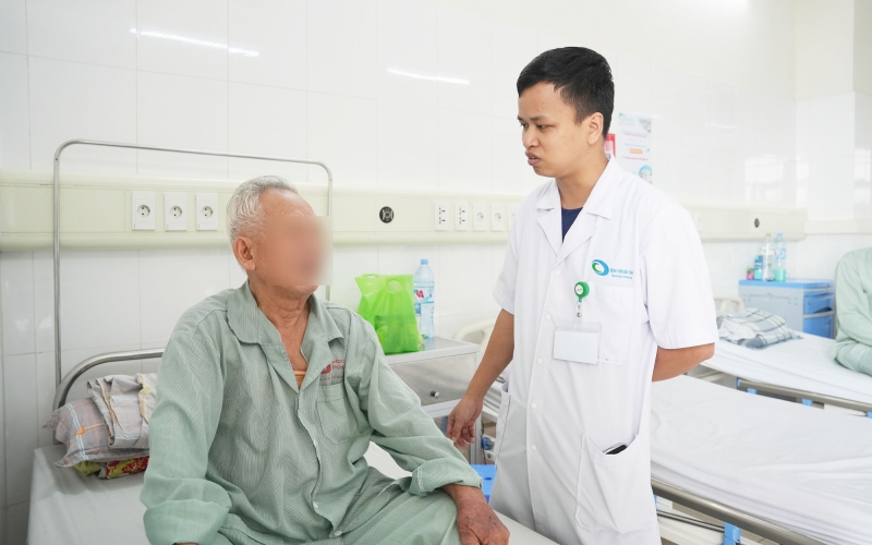 Bé trai người Mông hồi sinh kỳ diệu sau sốc nhiễm khuẩn nguy kịch- Ảnh 2.