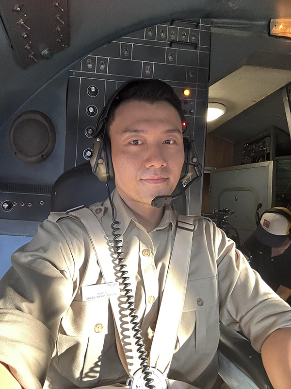 Hôn nhân đời thực của 'nam thần' VFC vừa vào vai cơ trưởng bản lĩnh trong 'Tử chiến trên không'- Ảnh 3.