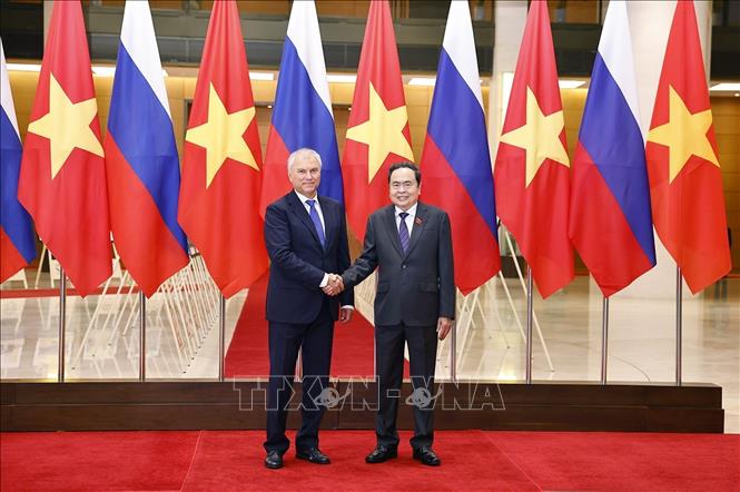Chủ tịch Quốc hội đón, hội đàm với Chủ tịch Duma Quốc gia Quốc hội Liên bang Nga- Ảnh 2.