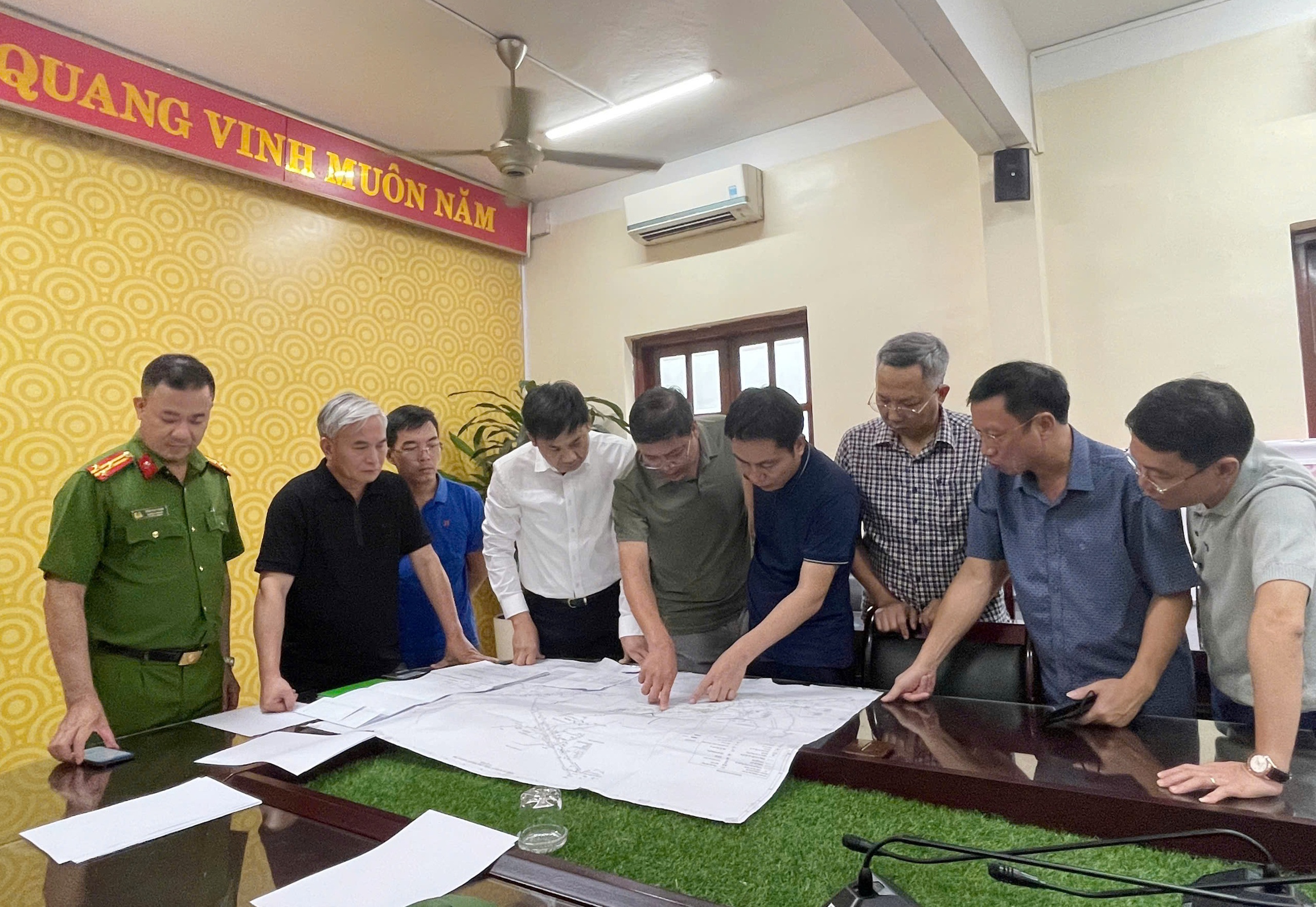 Sự cố khí hầm lò ở Quảng Ninh, 3 công nhân mắc kẹt- Ảnh 1.