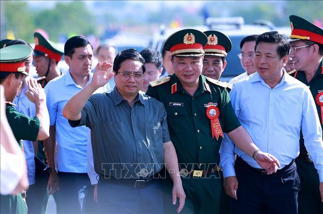 Thủ tướng Phạm Minh Chính dự lễ khánh thành cầu Phong Châu mới- Ảnh 1.