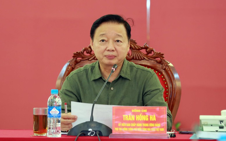 Các địa phương báo cáo với Phó Thủ tướng về thiệt hại ban đầu do bão số 10 gây ra