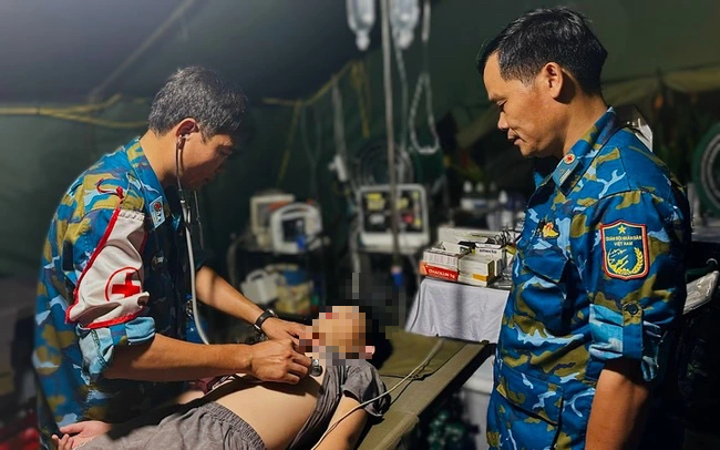 Đêm không ngủ ở lều quân y A80- Ảnh 3. Đêm không ngủ ở lều quân y A80- Ảnh 3.