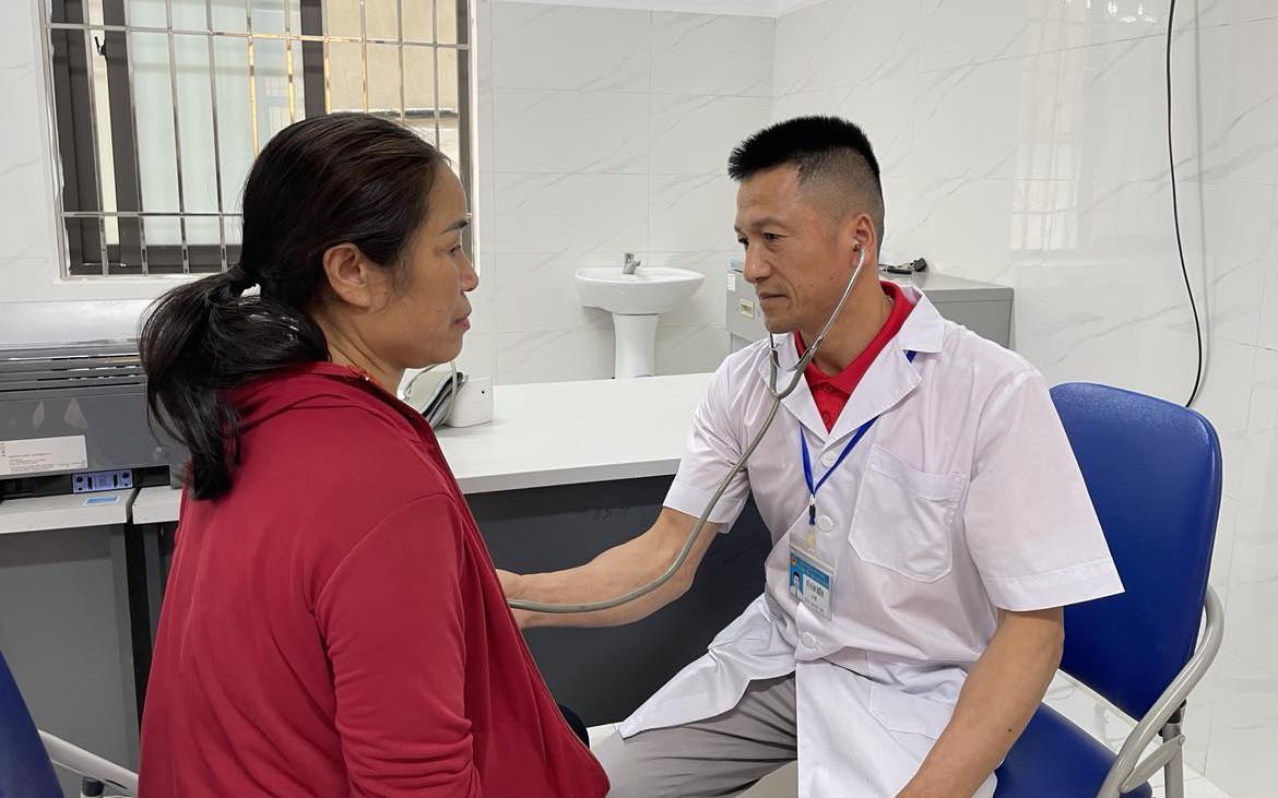 Thứ trưởng Đỗ Xuân Tuyên làm việc về sắp xếp, tổ chức cơ sở y tế khi thực hiện chính quyền địa phương 2 cấp tại Quảng Ngãi
- Ảnh 5.