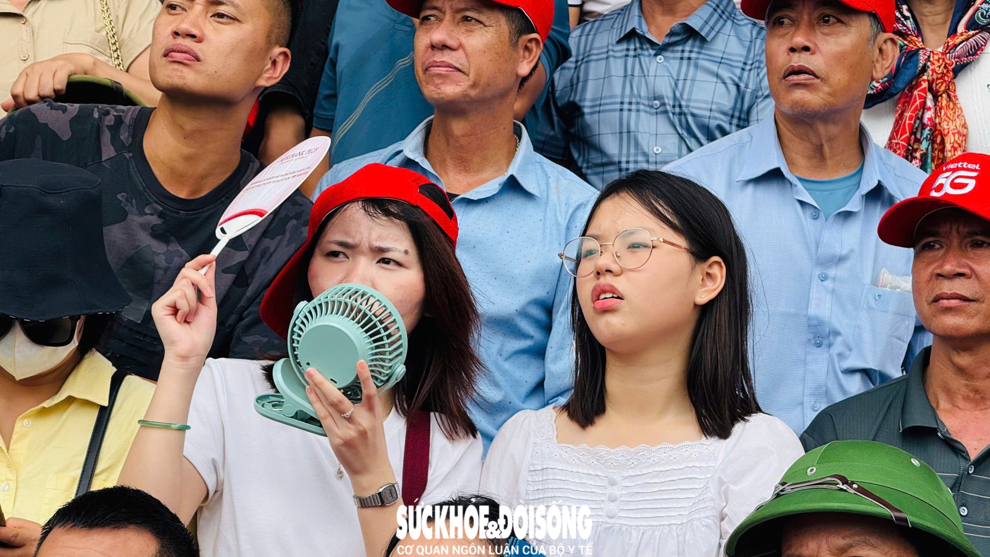 Giải mã sức hút Lễ hội chọi trâu Đồ Sơn - di sản văn hóa biển độc đáo- Ảnh 14. Giải mã sức hút Lễ hội chọi trâu Đồ Sơn - di sản văn hóa biển độc đáo- Ảnh 14.