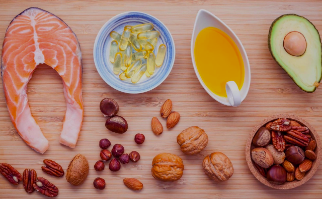 Bộ 3 dưỡng chất 'chống già' cho phụ nữ sau tuổi 40- Ảnh 2. Bộ 3 dưỡng chất 'chống già' cho phụ nữ sau tuổi 40- Ảnh 2.