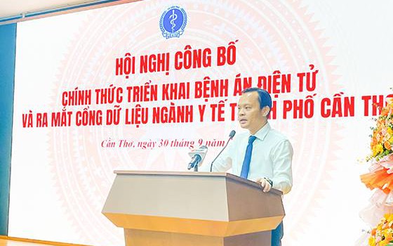 Hai bệnh viện phối hợp gắp mảnh xương cá, giúp cụ bà 84 tuổi cai máy thở- Ảnh 2.