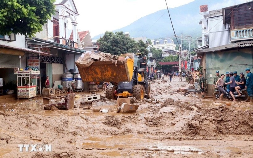 Hà Nội ngập nặng: Công văn nghỉ học chậm, phụ huynh bức xúc- Ảnh 3.