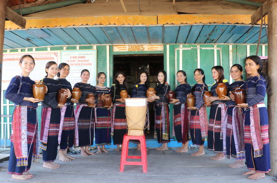 Sáng kiến 'hũ gạo tình thương' - Mô hình can thiệp cải thiện dinh dưỡng người dân vùng cao- Ảnh 1. Sáng kiến 'hũ gạo tình thương' - Mô hình can thiệp cải thiện dinh dưỡng người dân vùng cao- Ảnh 1.