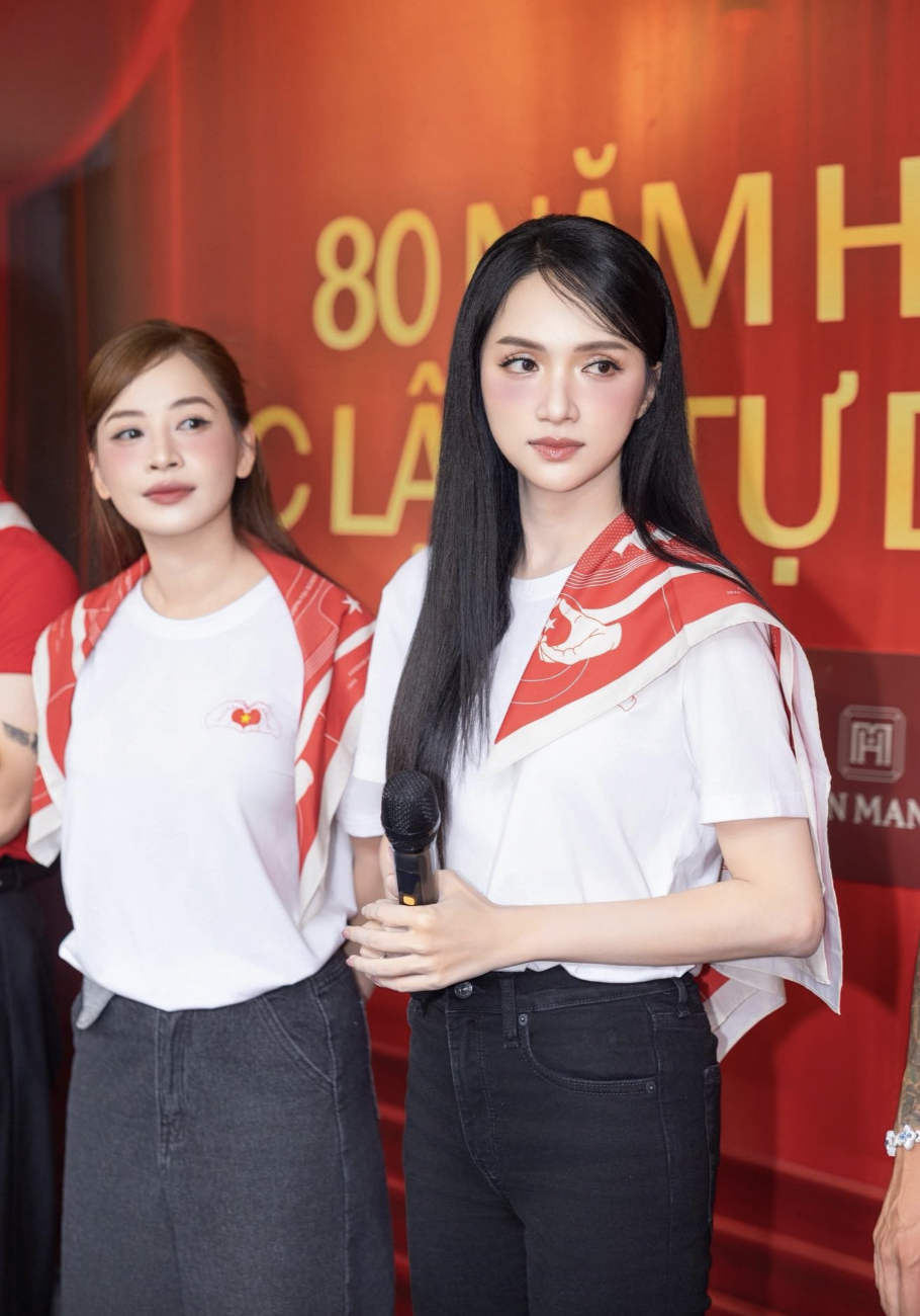 Hòa Minzy, Tuấn Hưng, Đan Trường có động thái gây chú ý khi bão số 10 đổ bộ miền Trung- Ảnh 1. Hòa Minzy, Tuấn Hưng, Đan Trường có động thái gây chú ý khi bão số 10 đổ bộ miền Trung- Ảnh 1.