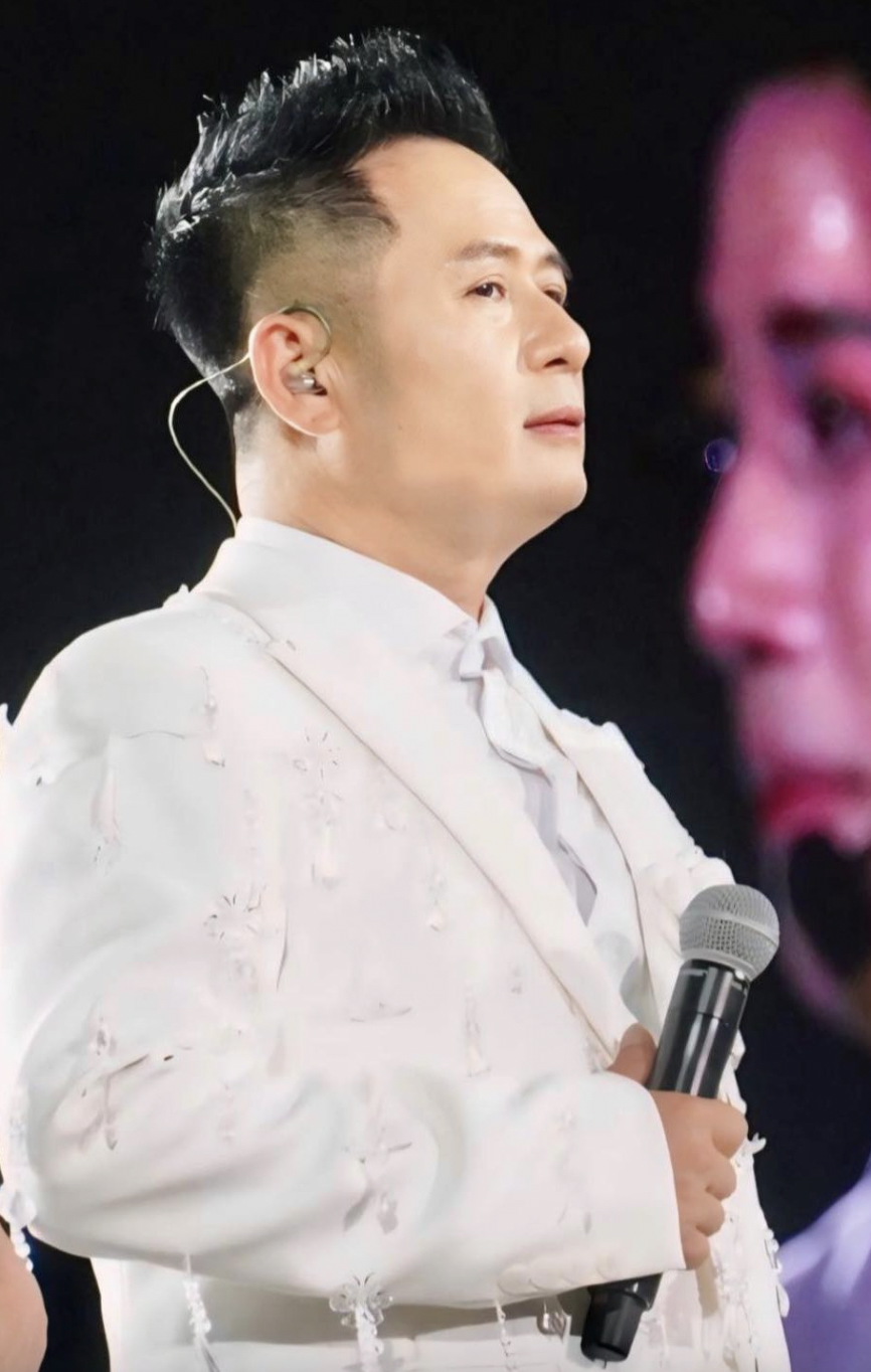 Hòa Minzy, Tuấn Hưng, Đan Trường có động thái gây chú ý khi bão số 10 đổ bộ miền Trung- Ảnh 4. Hòa Minzy, Tuấn Hưng, Đan Trường có động thái gây chú ý khi bão số 10 đổ bộ miền Trung- Ảnh 4.