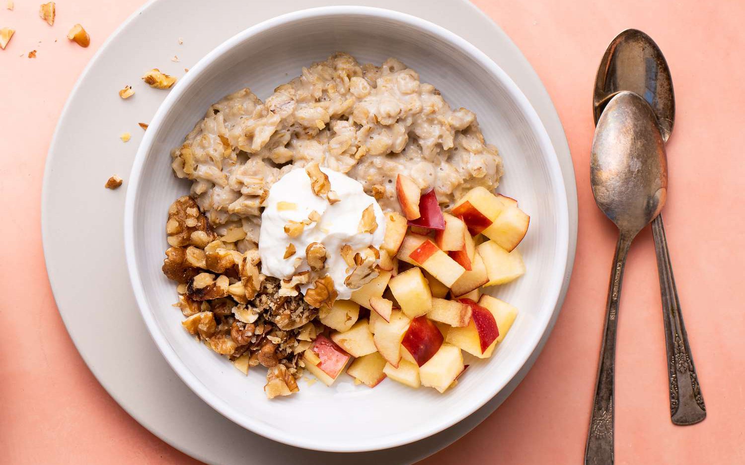 10 món ăn ngon miệng cho bữa sáng hỗ trợ giảm cân lành mạnh- Ảnh 4. Vì sao yến mạch được coi là lựa chọn hoàn hảo cho bữa sáng giảm cân?