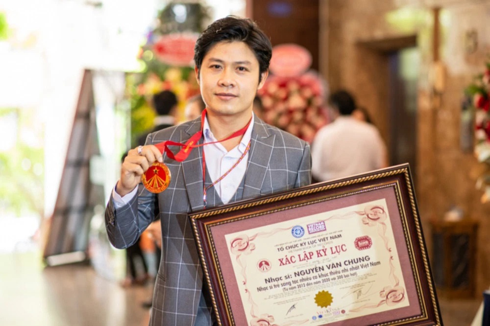 Nhạc sĩ Nguyễn Văn Chung sở hữu ca khúc tỷ view vẫn trăn trở một điều- Ảnh 2.