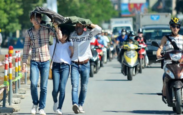 Nắng nóng bao trùm miền Bắc, nhiệt cao kèm oi bức ngày Khai giảng