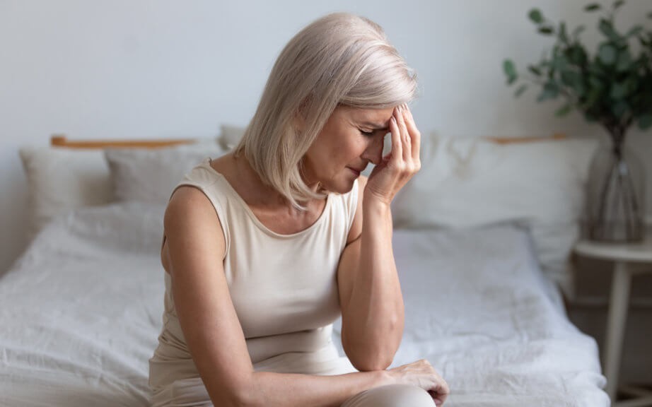 Các giai đoạn và triệu chứng của mãn kinh