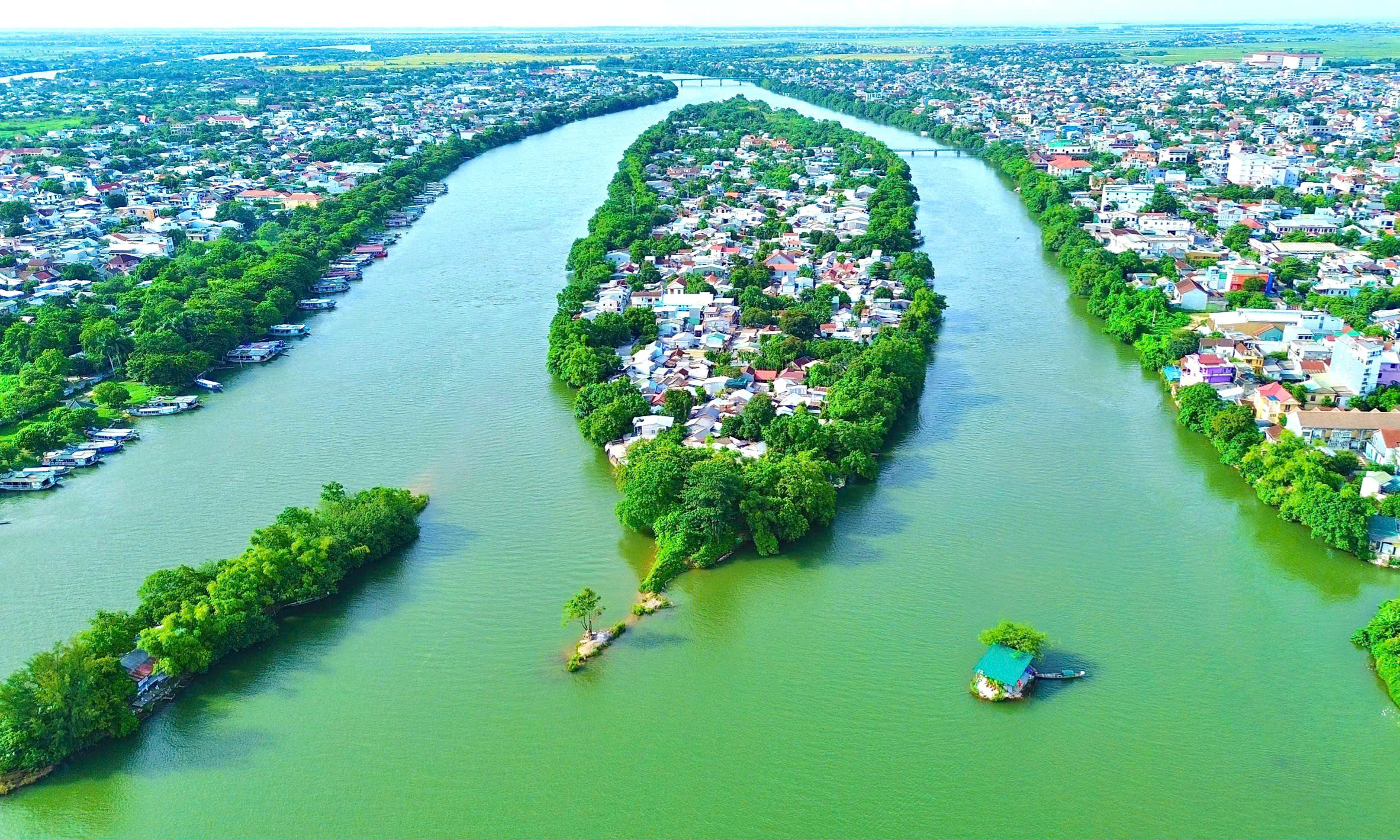 Cận cảnh 'ốc đảo' trên sông Hương sắp được chỉnh trang gần 1.000 tỷ đồng- Ảnh 1. Cận cảnh 'ốc đảo' trên sông Hương sắp được chỉnh trang gần 1.000 tỷ đồng- Ảnh 1.