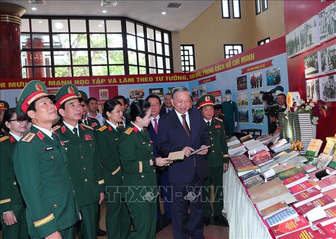 Tổng Bí thư dự Kỷ niệm 80 năm Ngày truyền thống Bộ Tổng Tham mưu QĐND Việt Nam- Ảnh 6. Tổng Bí thư dự Kỷ niệm 80 năm Ngày truyền thống Bộ Tổng Tham mưu QĐND Việt Nam- Ảnh 6.