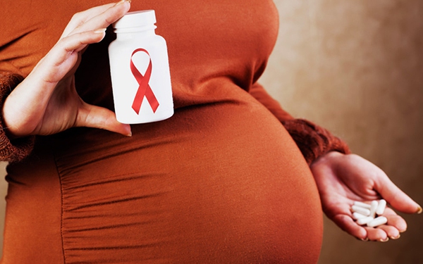 ARV – Chìa khóa giảm lây truyền HIV từ mẹ sang con
