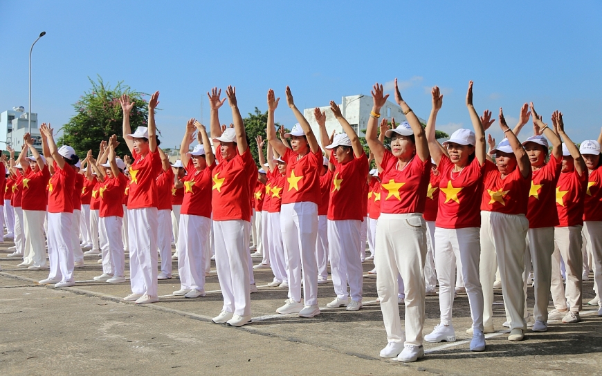 Việt Nam bước vào già hoá dân số, chăm sóc sức khoẻ người cao tuổi là yêu cầu cấp thiết