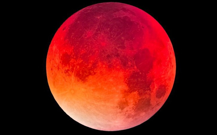 Vì sao Mặt Trăng chuyển màu đỏ và những lưu ý khi quan sát