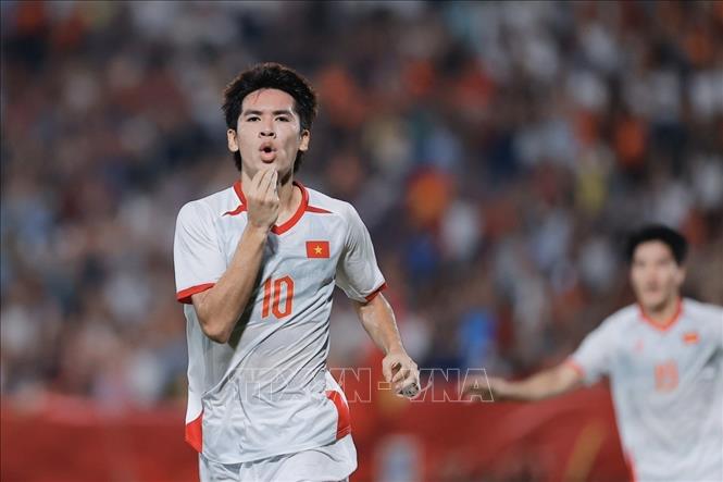 Thắng U23 Singapore, U23 Việt Nam rộng cửa vào VCK U23 châu Á 2026- Ảnh 7. Thắng U23 Singapore, U23 Việt Nam rộng cửa vào VCK U23 châu Á 2026- Ảnh 7.