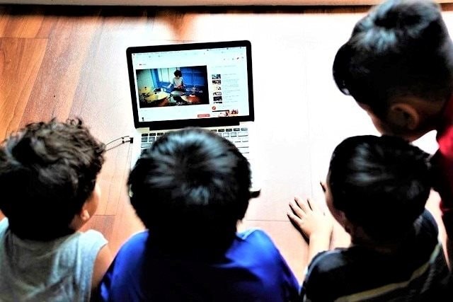Câu lạc bộ 'An toàn mạng' cho học sinh tiểu học ở Yên Bái: Trang bị lá chắn số cho trẻ em vùng cao- Ảnh 1. Câu lạc bộ 'An toàn mạng' cho học sinh tiểu học ở Yên Bái: Trang bị lá chắn số cho trẻ em vùng cao- Ảnh 1.