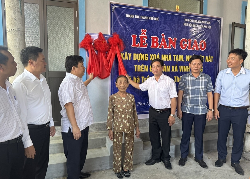 TP. Huế hoàn thành 100% kế hoạch xóa nhà tạm, nhà dột nát- Ảnh 1. TP. Huế hoàn thành 100% kế hoạch xóa nhà tạm, nhà dột nát- Ảnh 1.