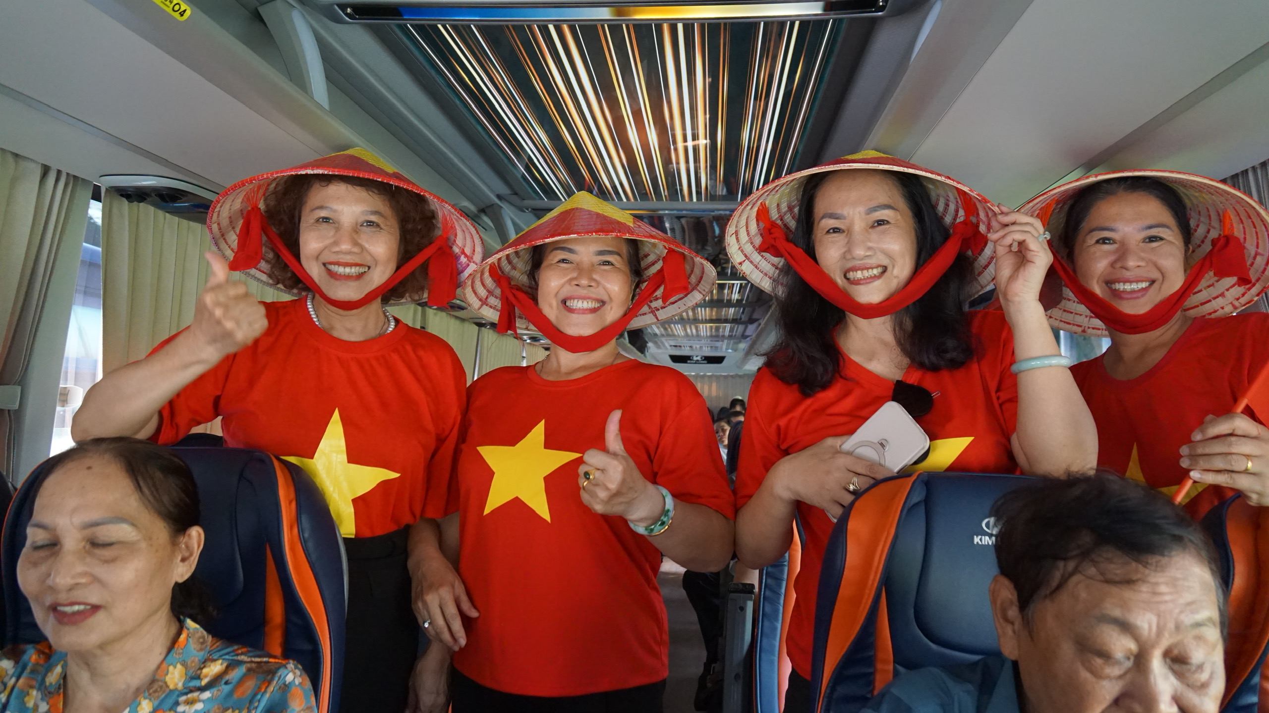 Người dân Hải Phòng nô nức lên xe miễn phí tham quan Triển lãm A80- Ảnh 7.