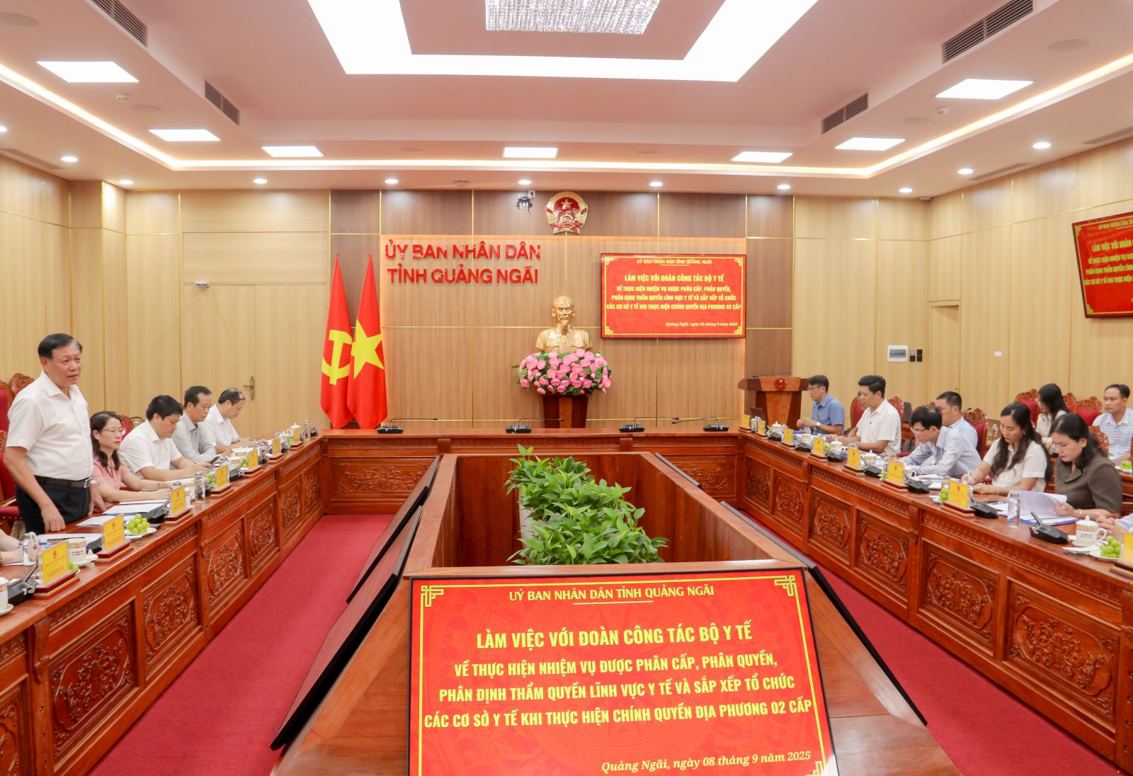 Thứ trưởng Đỗ Xuân Tuyên làm việc về sắp xếp, tổ chức cơ sở y tế khi thực hiện chính quyền địa phương 2 cấp tại Quảng Ngãi
- Ảnh 1. Thứ trưởng Đỗ Xuân Tuyên làm việc về sắp xếp, tổ chức cơ sở y tế khi thực hiện chính quyền địa phương 2 cấp tại Quảng Ngãi
- Ảnh 1.