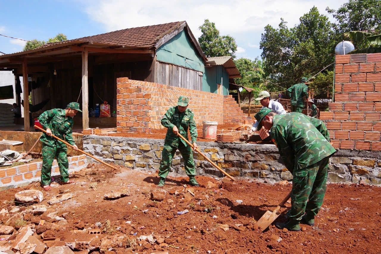 Gia Lai hoàn thành mục tiêu xoá nhà tạm, nhà dột nát trước thời hạn- Ảnh 3. Gia Lai hoàn thành mục tiêu xoá nhà tạm, nhà dột nát trước thời hạn- Ảnh 3.