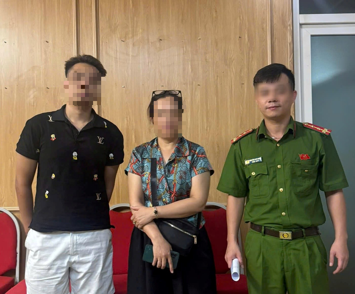 Buồn chuyện tình cảm, nam thanh niên Hải Phòng lên cầu định tự tử- Ảnh 1.