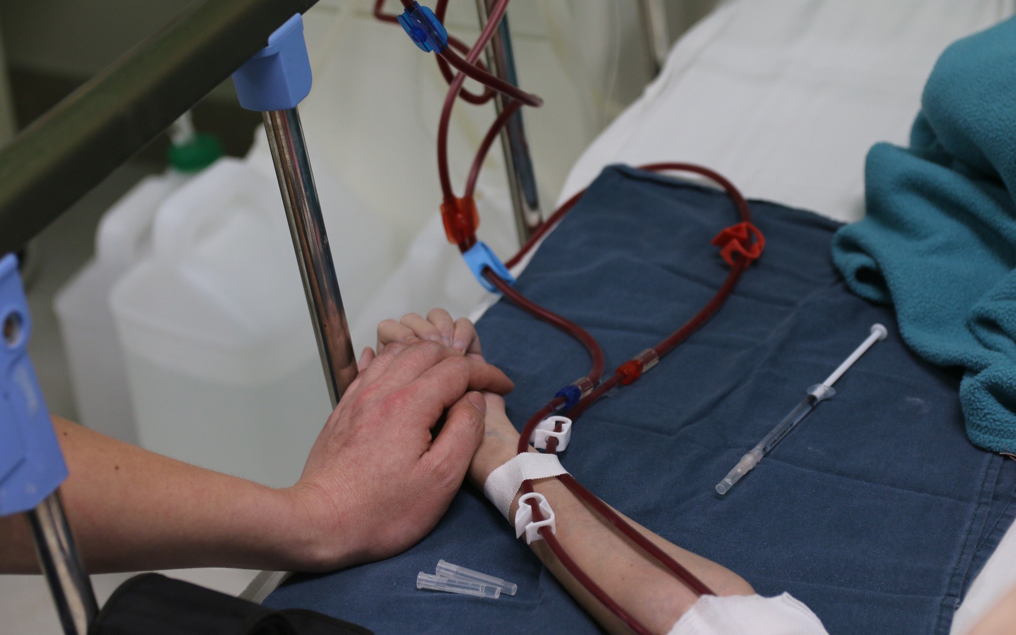 5 loại đồ uống tốt cho người bệnh thận và những loại nào nên tránh?- Ảnh 3. Báo động trẻ hóa bệnh thận mạn tại Việt Nam