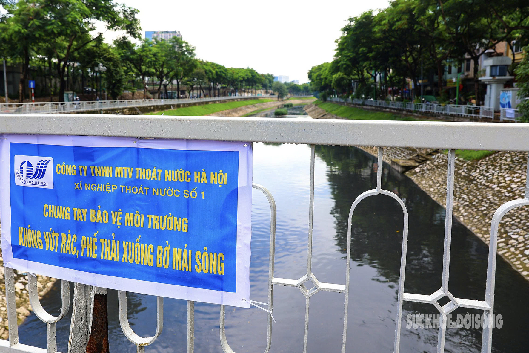 Đường ống khổng lồ dẫn nước từ Hồ Tây về hồi sinh sông Tô Lịch- Ảnh 3. Đường ống khổng lồ dẫn nước từ Hồ Tây về hồi sinh sông Tô Lịch- Ảnh 3.