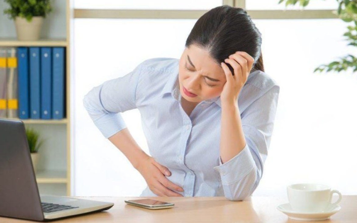 Vì sao phụ nữ dễ bị chướng bụng kéo dài?