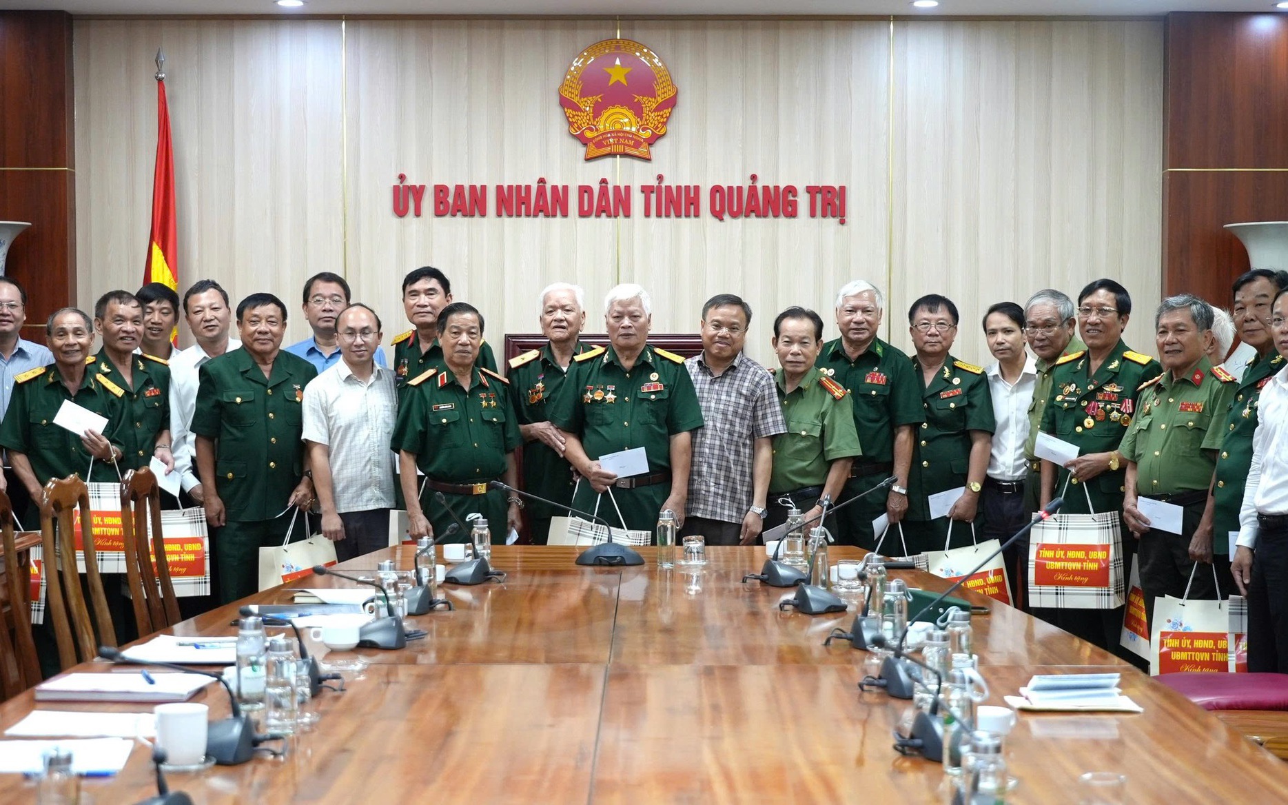 Xúc động lễ giỗ chung tưởng niệm các liệt sĩ tại Thành cổ Quảng Trị- Ảnh 3.