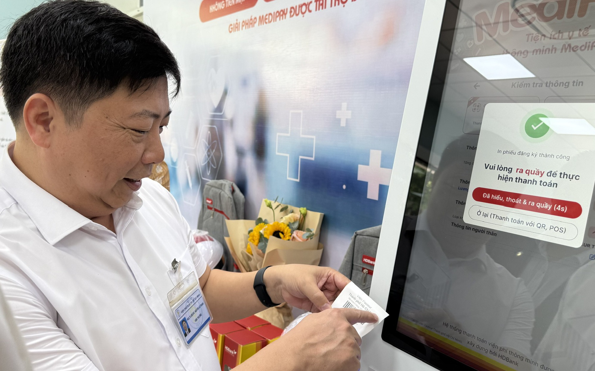 Bộ trưởng Đào Hồng Lan: Phòng bệnh là nhiệm vụ đi trước trong chiến lược chăm sóc sức khỏe nhân dân- Ảnh 4.