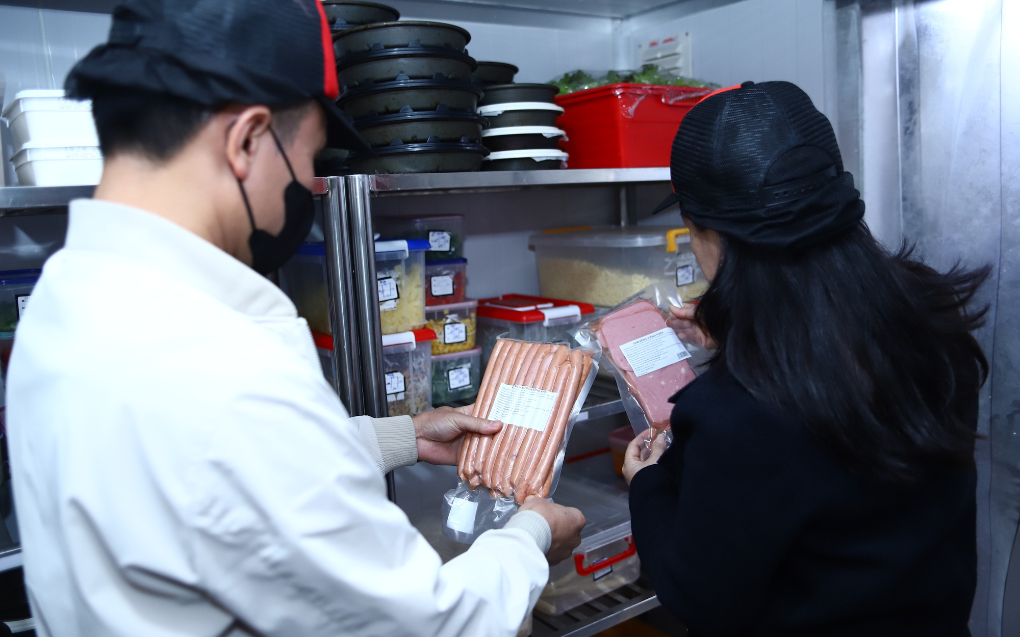 Bộ Y tế vào cuộc vụ nghi ngộ độc thực phẩm đã có người tử vong ở Sơn La- Ảnh 2.