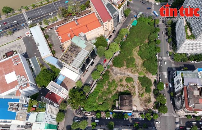 Đề xuất làm công viên, vườn hoa trên đất ‘vàng’ dịp Tết- Ảnh 1. Đề xuất làm công viên, vườn hoa trên đất ‘vàng’ dịp Tết- Ảnh 1.