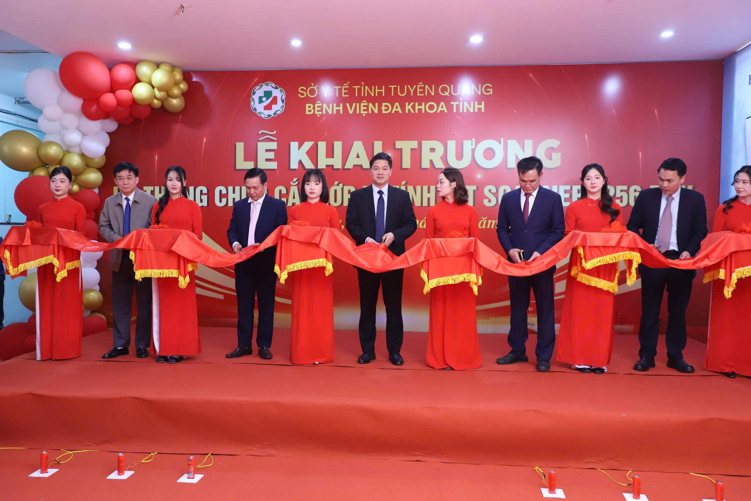 Thứ trưởng Thường trực Bộ Y tế Vũ Mạnh Hà làm việc với ngành Y tế tỉnh Tuyên Quang- Ảnh 6.