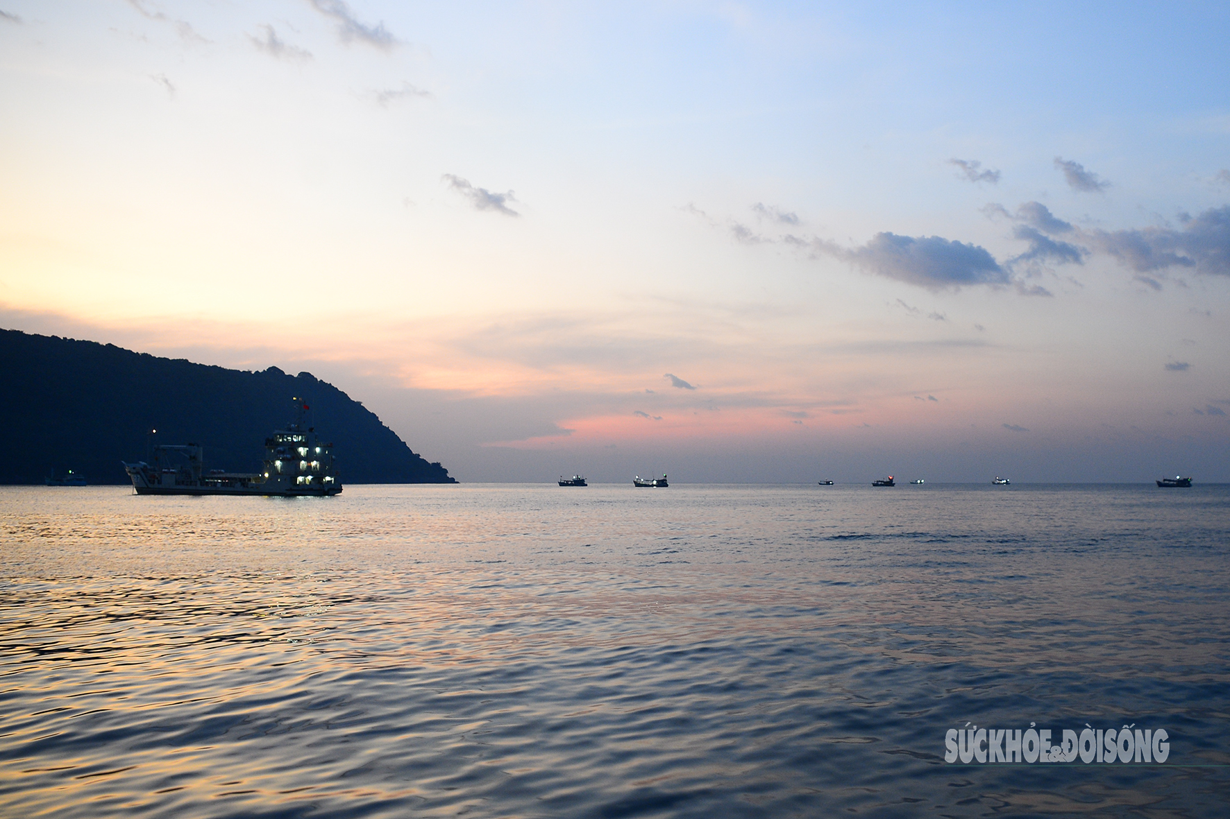 Rạng rỡ bình minh nơi đảo xa Thổ Chu- Ảnh 1.