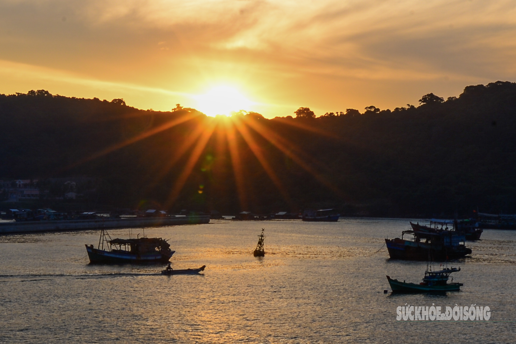 Rạng rỡ bình minh nơi đảo xa Thổ Chu- Ảnh 3.